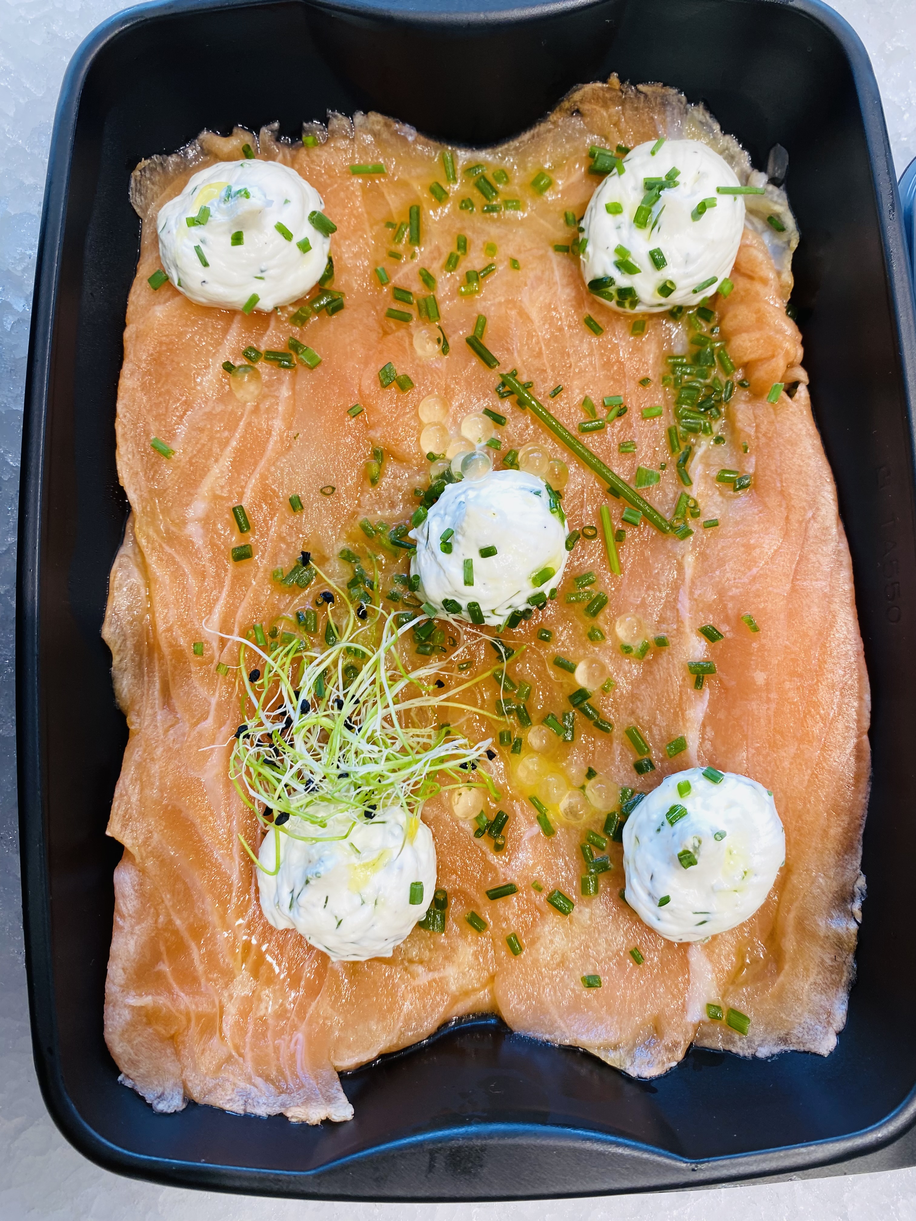 Carpaccio de Saumon crème d'Aneth,